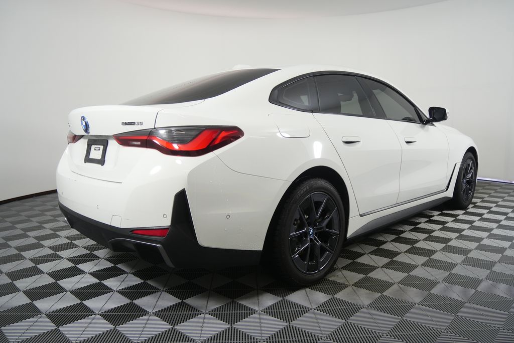 Thumbnail: 2023 BMW i4 - 3