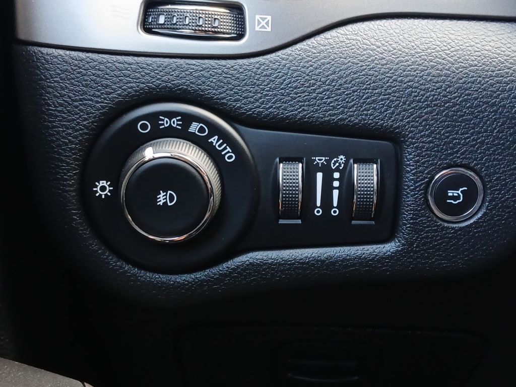 Used Car 2019 Jeep Cherokee  Limited For Sale Under $20,000 In Austin, Texas