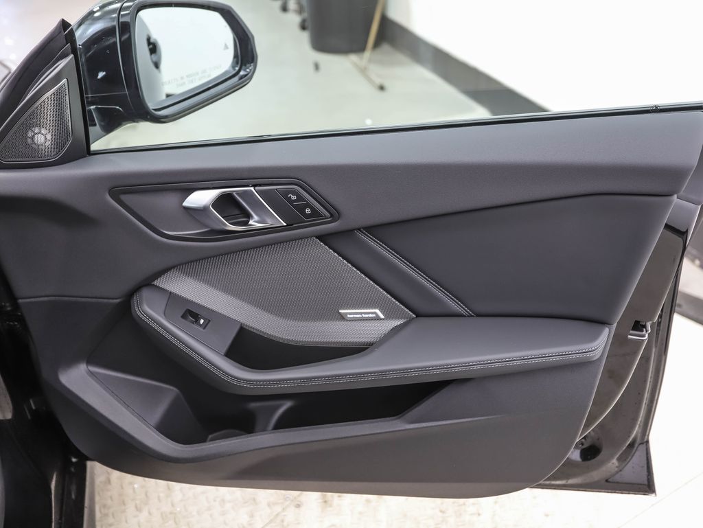 Thumbnail: 2025 BMW 2 Series - 27