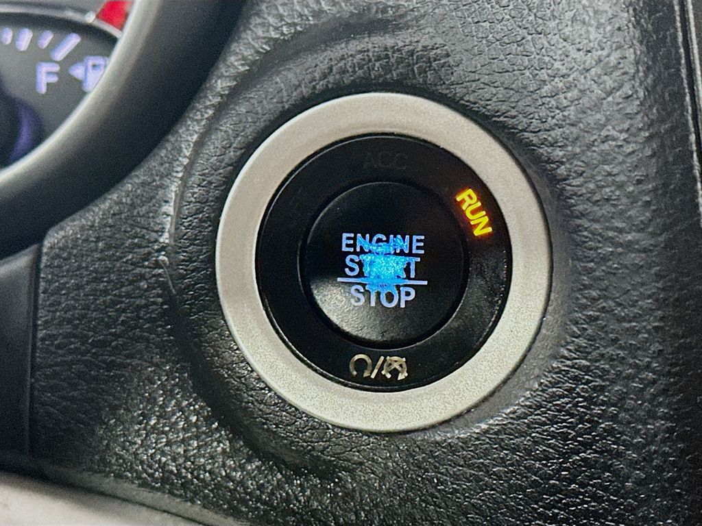 Used 2018 Gray Dodge SE image 26