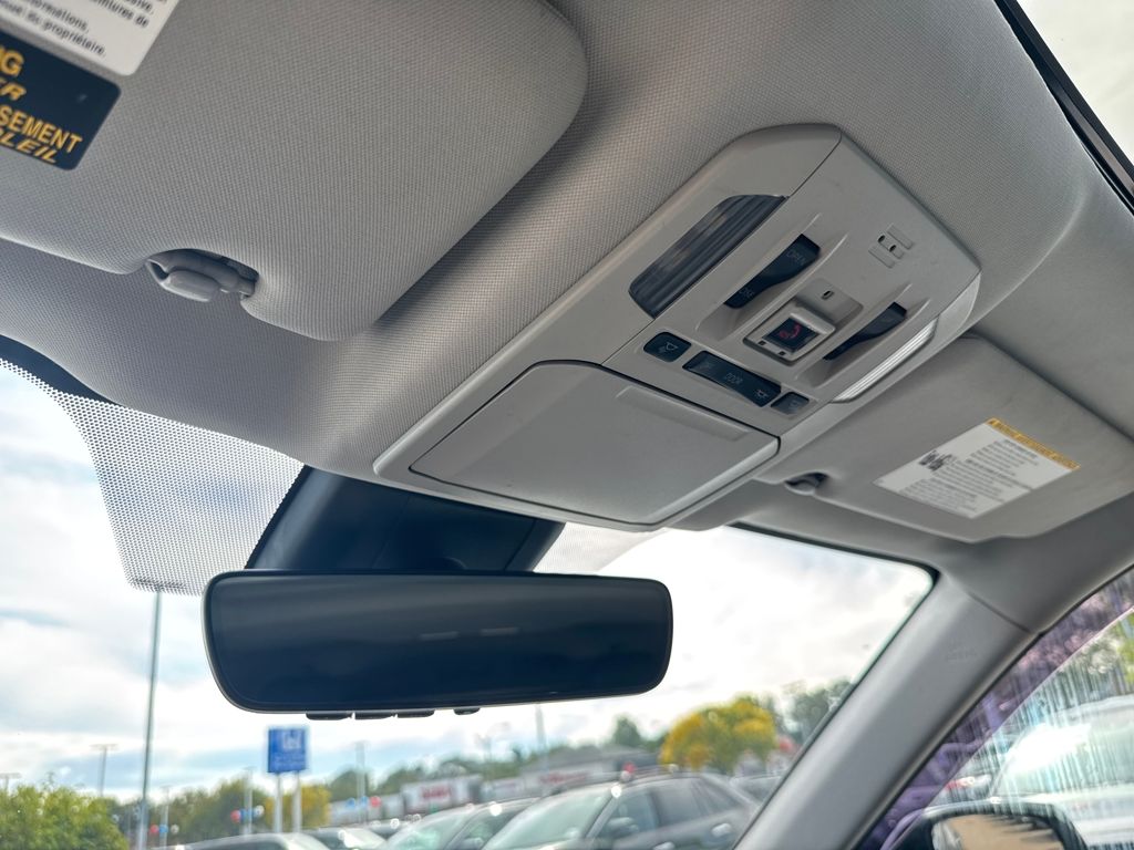 2022 Toyota Highlander XLE photo 31