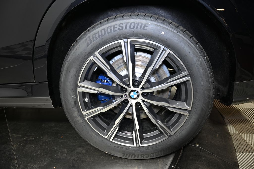 Thumbnail: 2026 BMW X6 - 13