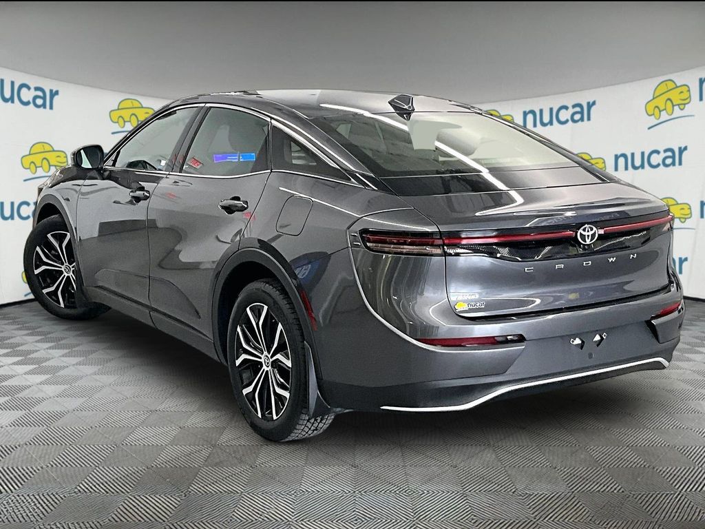 2023 Toyota Crown — photo 4