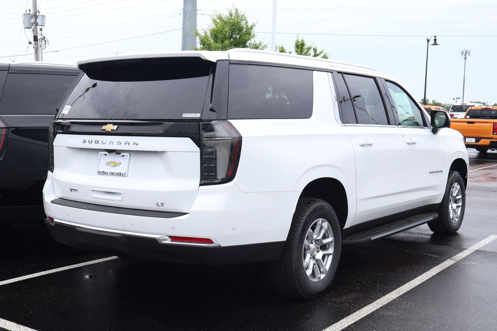 2025 Chevrolet Suburban LT 8