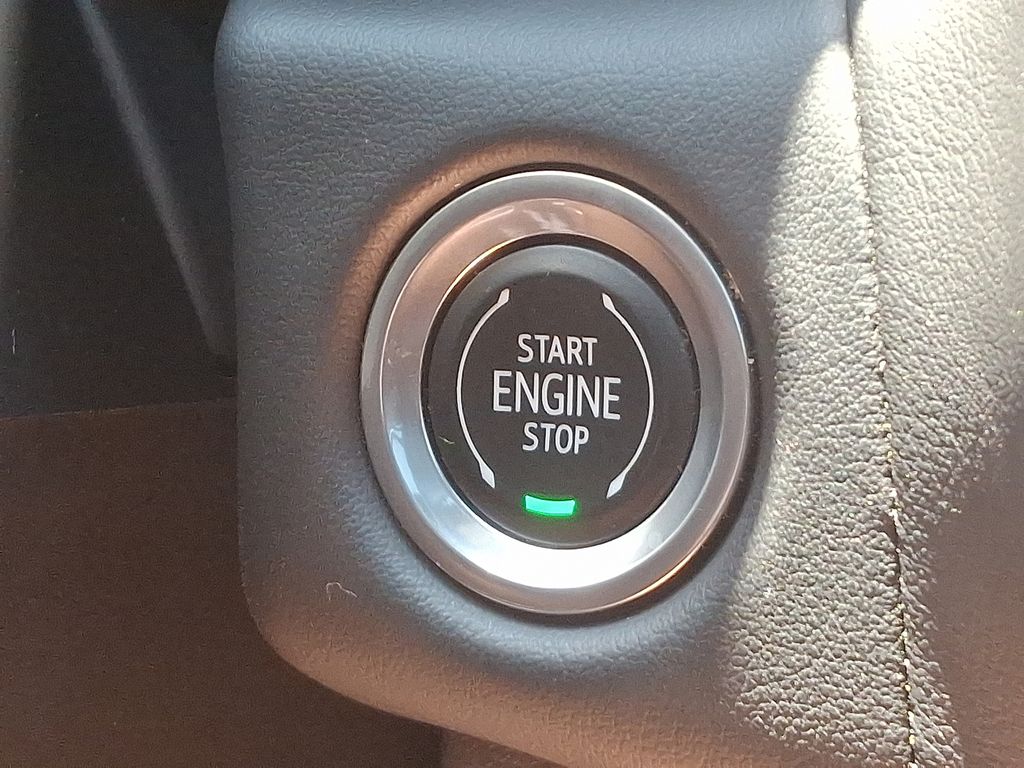 2021 Chevrolet Suburban High Country 26