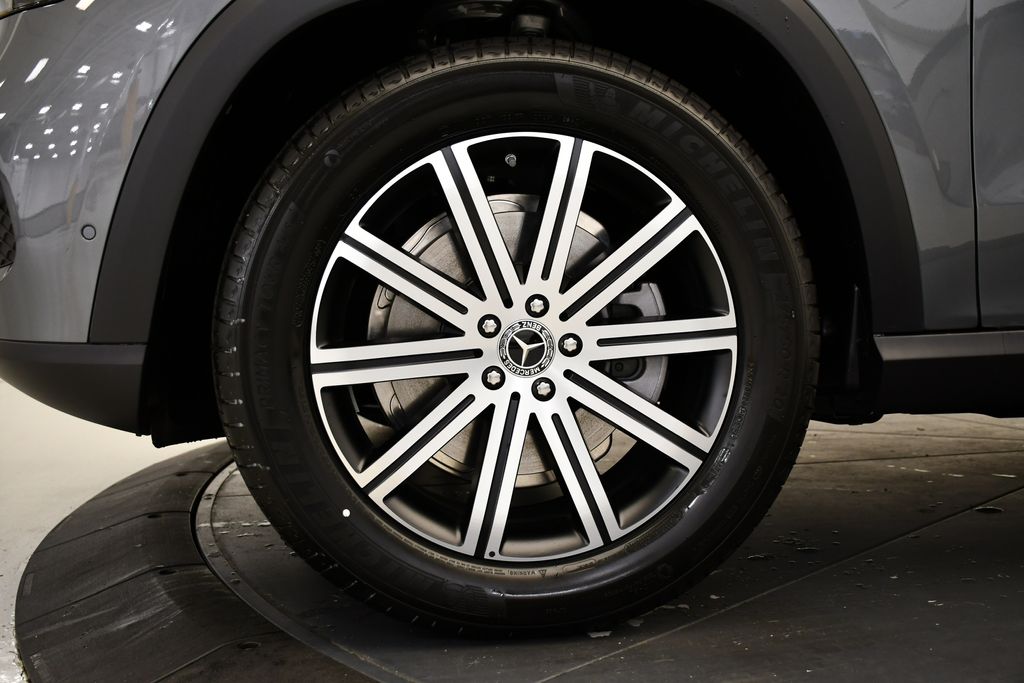 Thumbnail: 2026 Mercedes-Benz GLE - 13