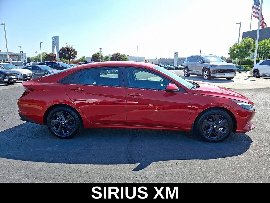 Thumbnail: 2022 Hyundai Elantra - 8