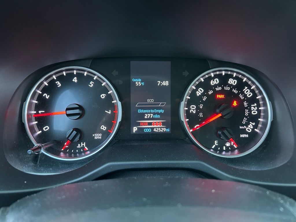 Thumbnail: 2022 Toyota RAV4 - 22