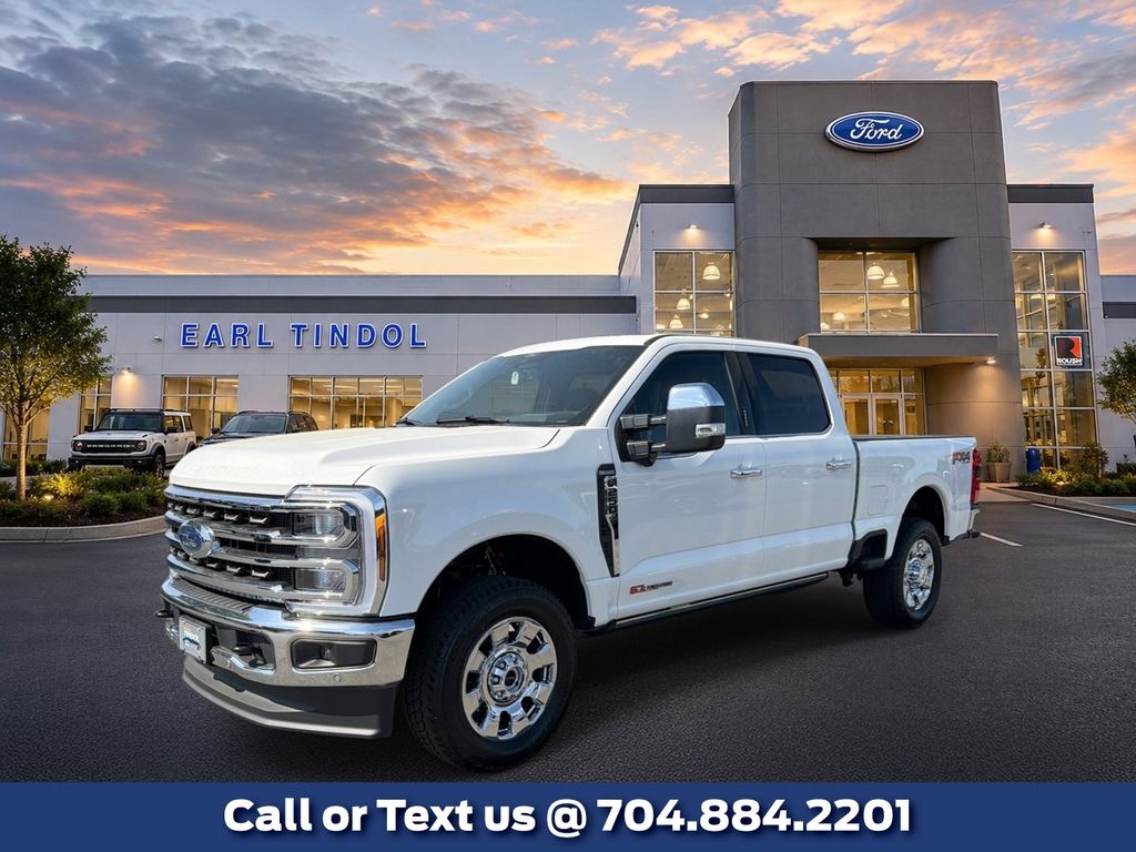 Star White Metallic Tri-Coat 2026 Ford F-250 Super Duty Pickup Truck Four-Wheel Drive Automatic