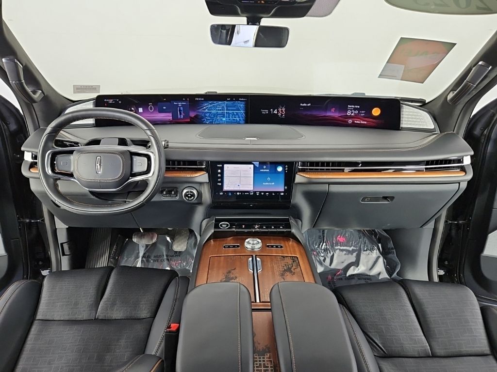 Thumbnail: 2025 Lincoln Navigator - 27