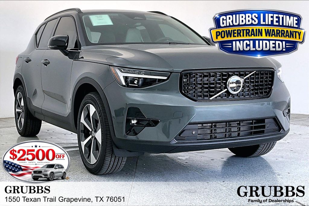 Forest Lake 2026 Volvo XC40 SUV / Crossover All-Wheel Drive Automatic