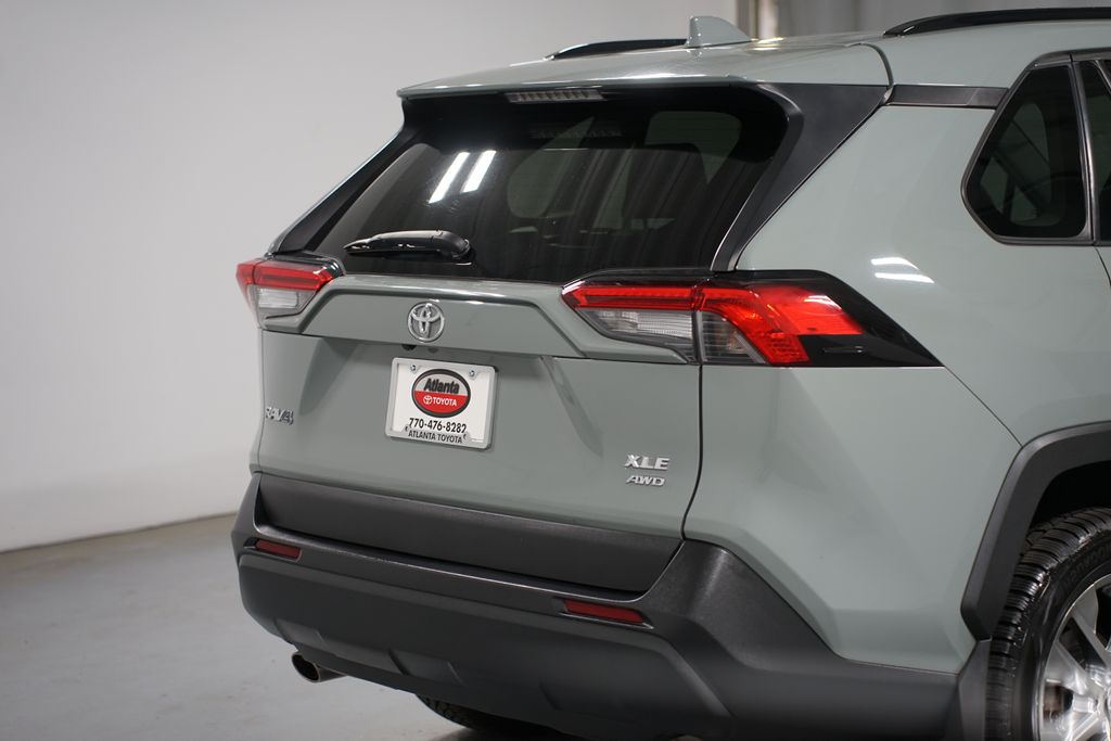 Thumbnail: 2021 Toyota RAV4 - 9