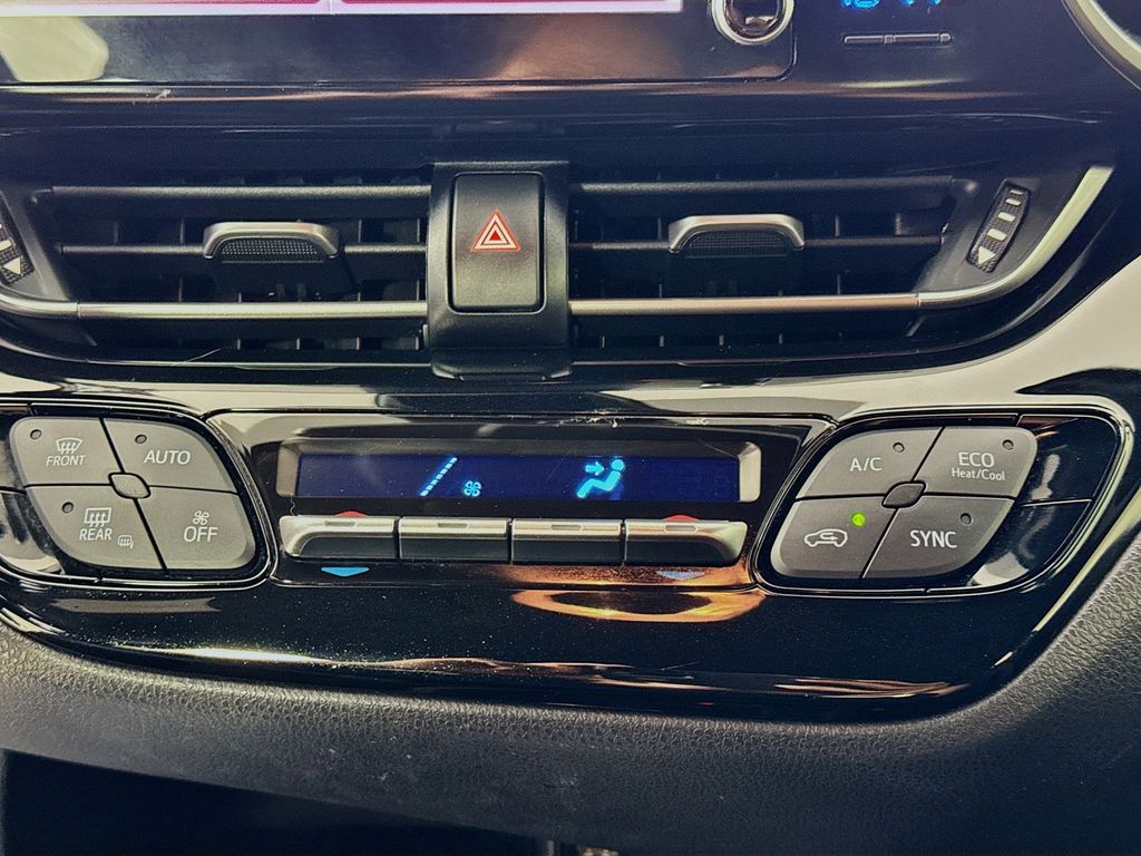 Used Car 2019 Toyota C-hr  Le For Sale Under $20,000 In Austin, Texas