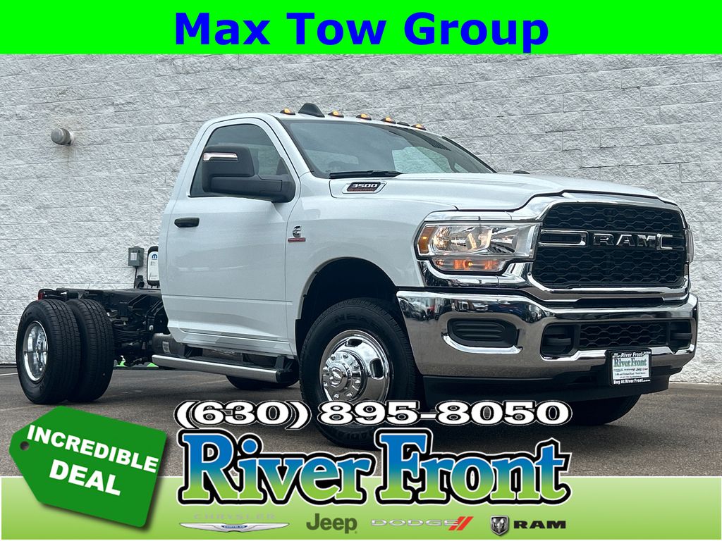 2024 RAM 3500 Chassis Tradesman Regular Cab DRW 4WD