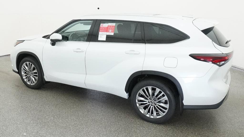 Thumbnail: 2026 Toyota Highlander - 31