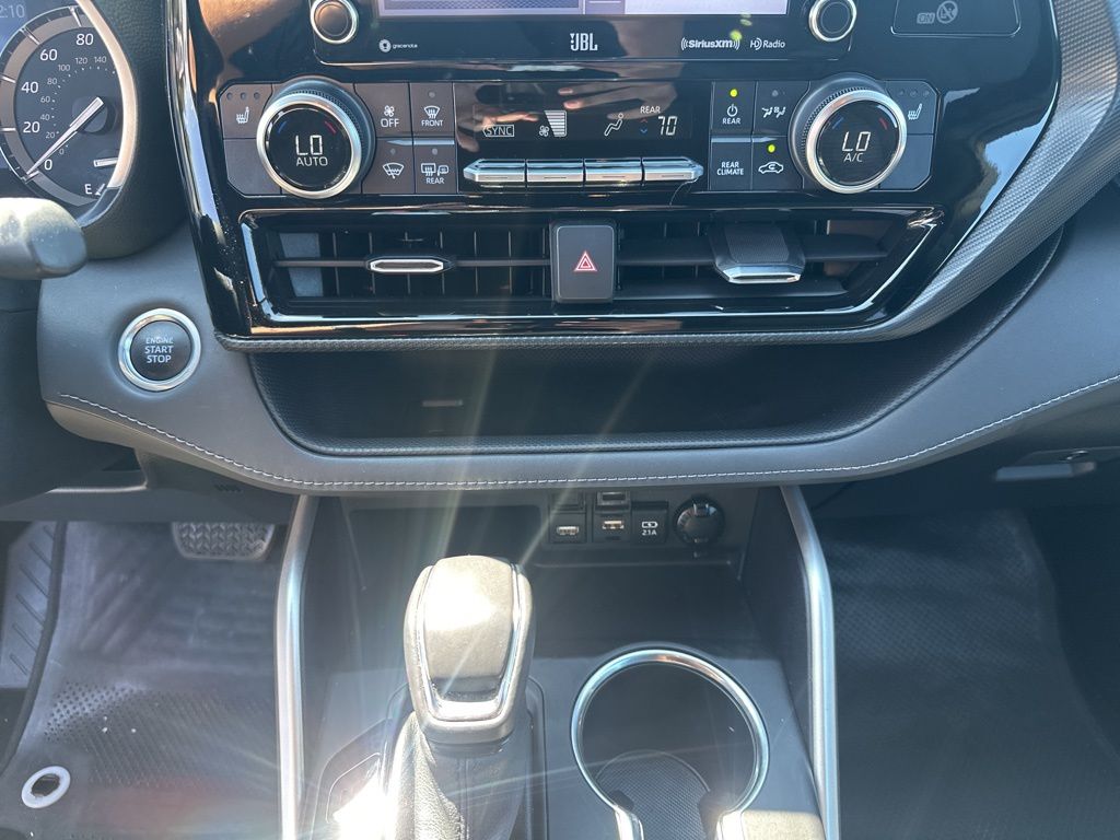 Used Car 2021 Toyota Highlander  Xse For Sale Under $40,000 In Austin, Texas