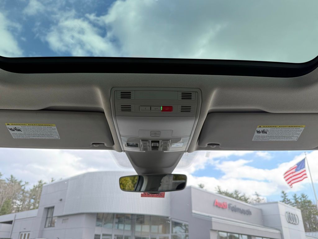 Used 2020 Silver Volkswagen 2.0T SEL image 31