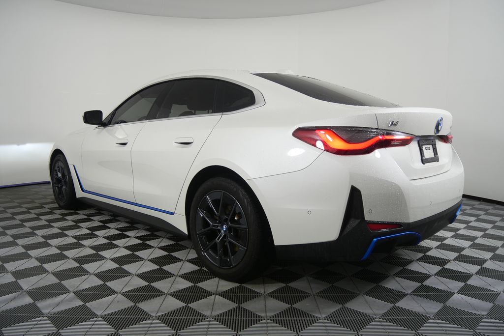 Thumbnail: 2023 BMW i4 - 3