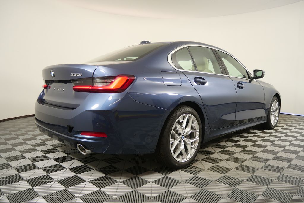 Thumbnail: 2026 BMW 3 Series - 3