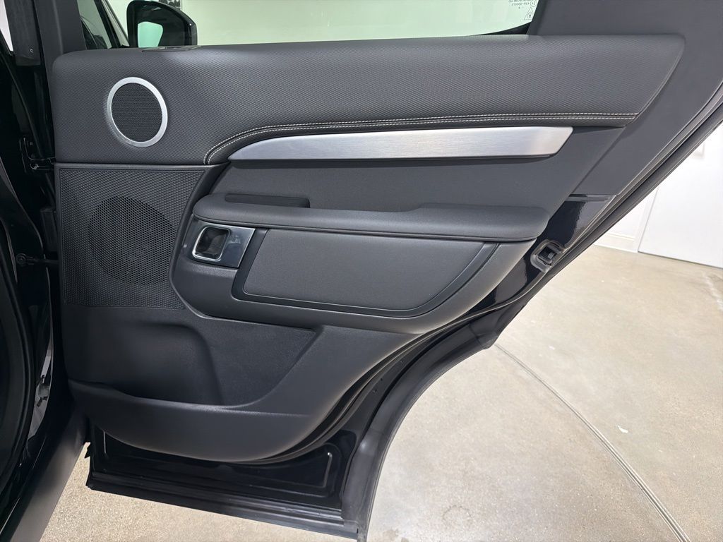 Certified Used 2025 Black Land Rover Dynamic SE image 26