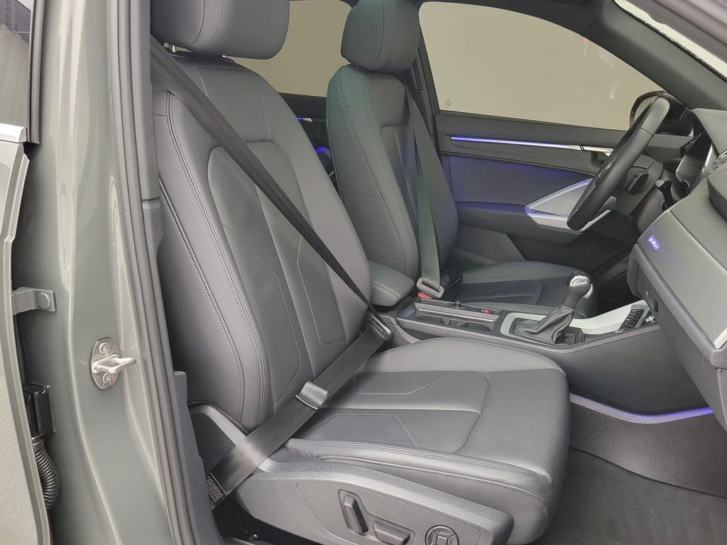 Thumbnail: 2023 Audi Q3 - 13