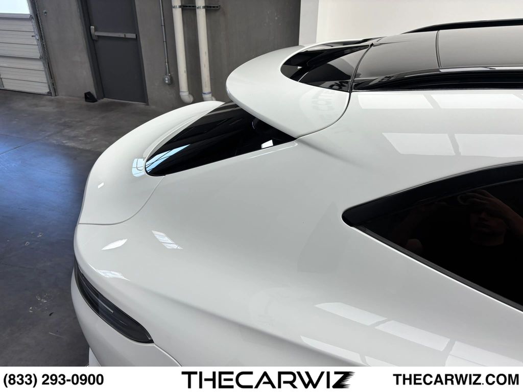2021 Aston Martin DBX