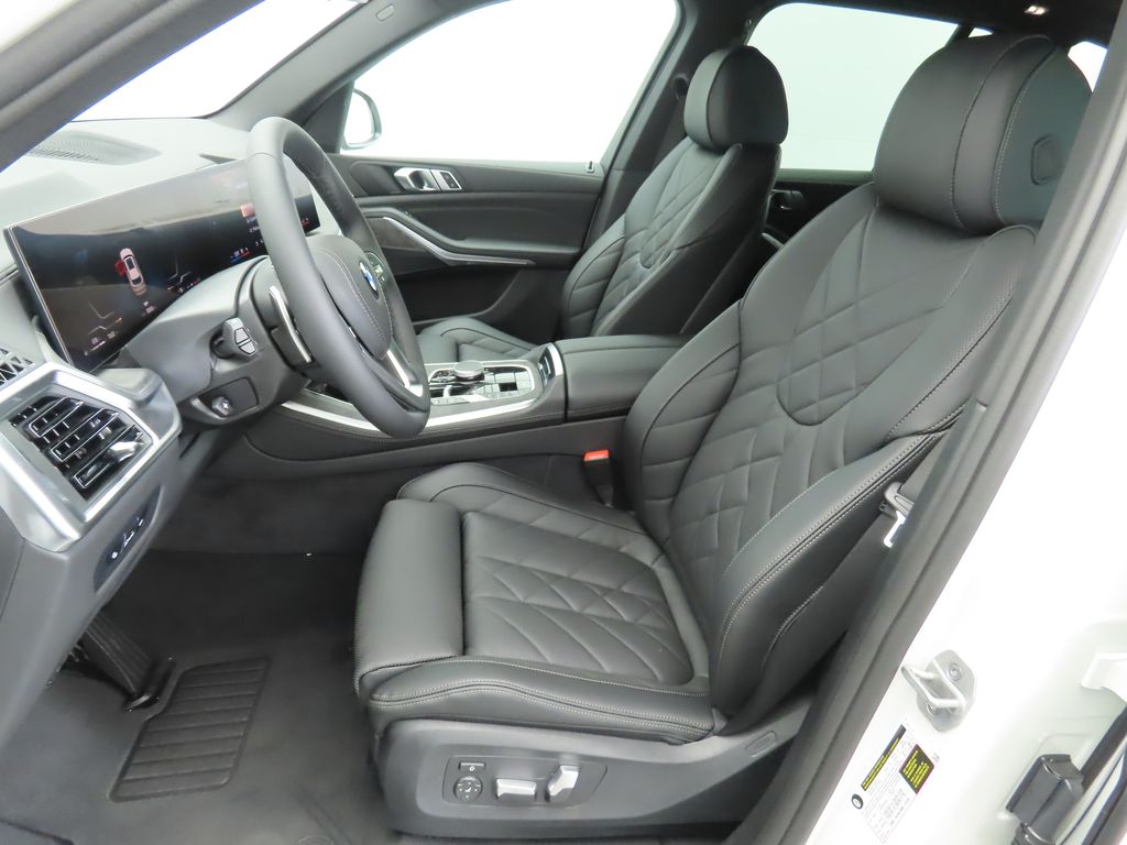 Thumbnail: 2025 BMW X5 - 19