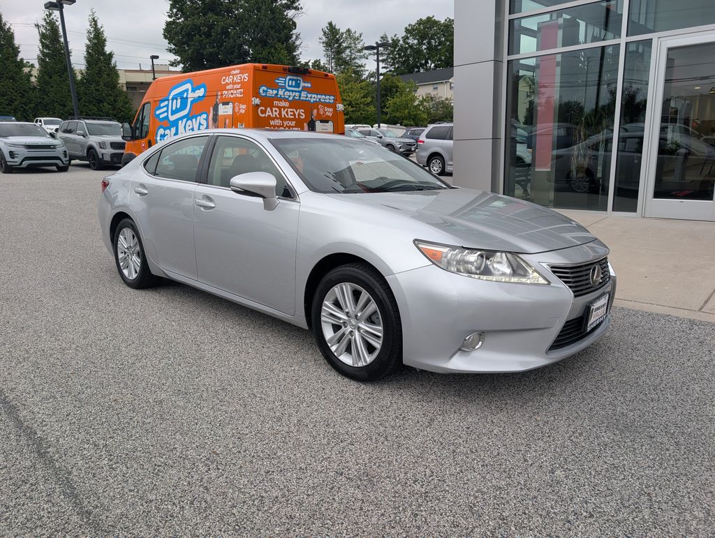 Silver 2013 Lexus ES Sedan Front-Wheel Drive 6-Speed Automatic