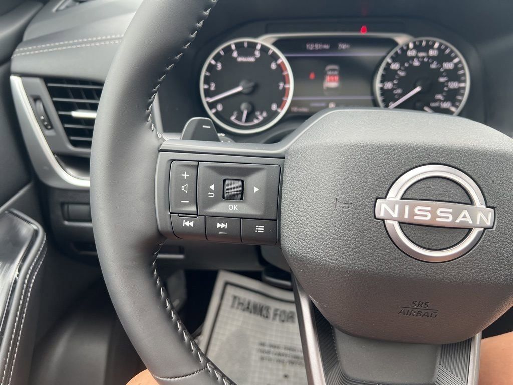 2025 Everest White Pearl Nissan Rogue SV FWD SUV