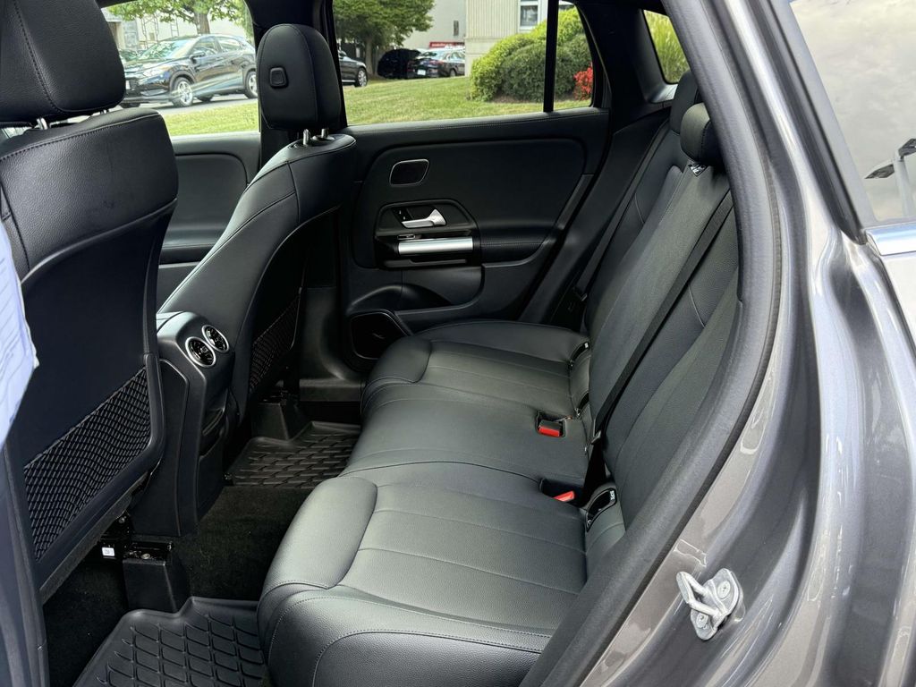 Thumbnail: 2025 Mercedes-Benz GLA - 28