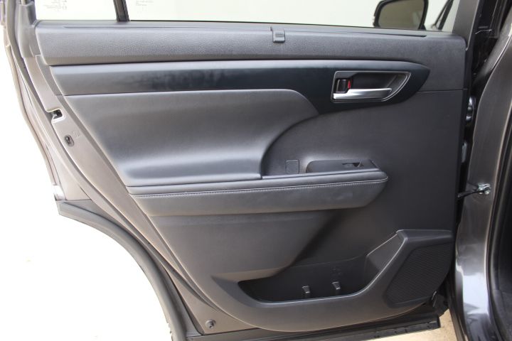 Used Car 2022 Toyota Highlander  Xse For Sale Under $35,000 In Georgetown, Texas