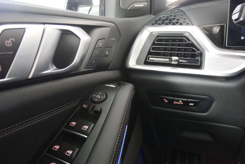 2024 BMW X5 M60i 18