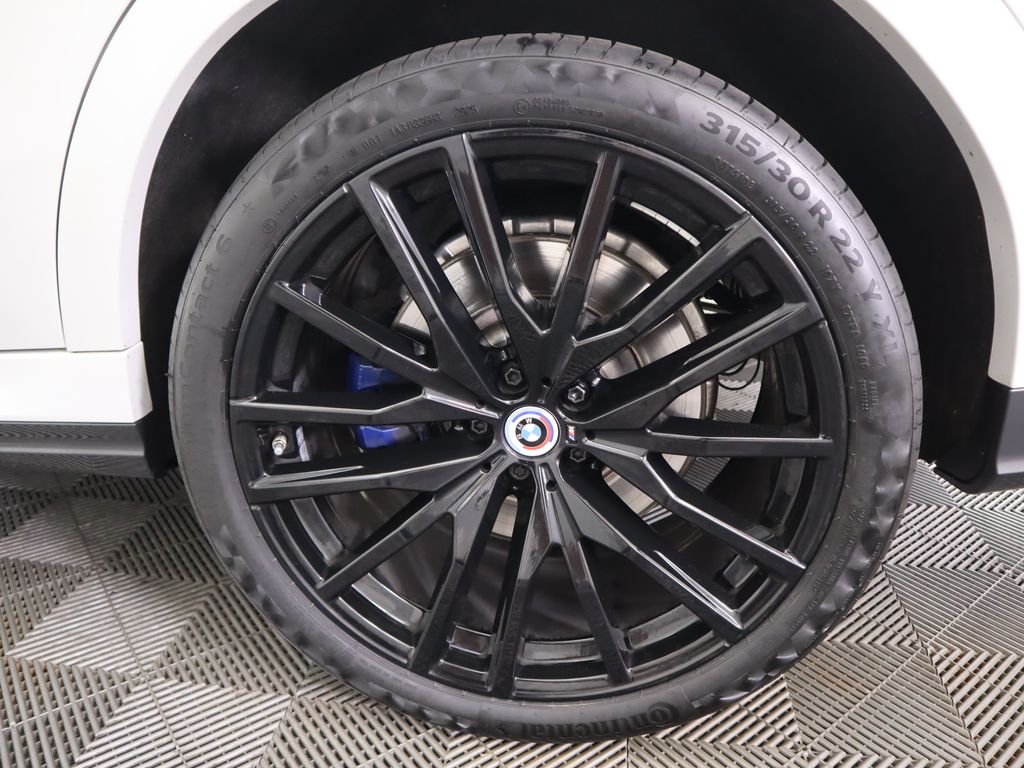 Thumbnail: 2023 BMW X6 - 32