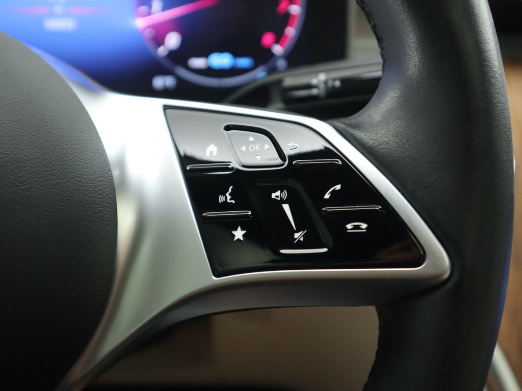 Thumbnail: 2022 Mercedes-Benz C-Class - 12