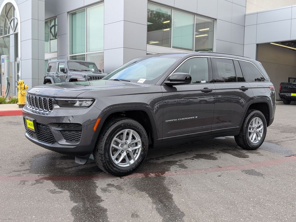 Baltic Gray Metallic Clearcoat 2026 Jeep Grand Cherokee Laredo X RWD SUV / Crossover 4X2 8-Speed Automatic