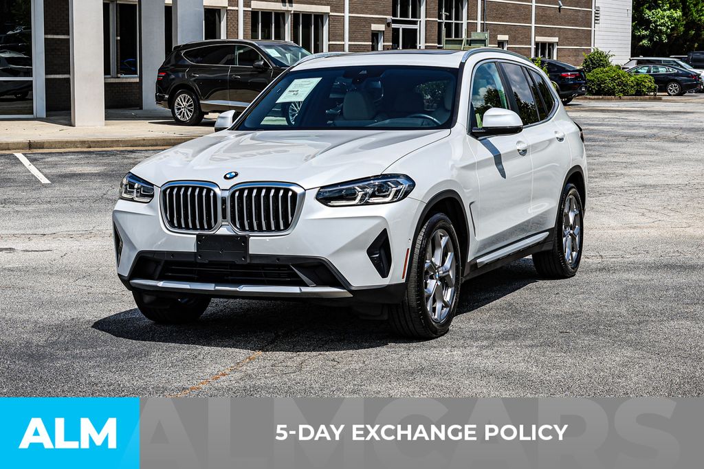 Used 2023 White BMW sDrive30i image 4