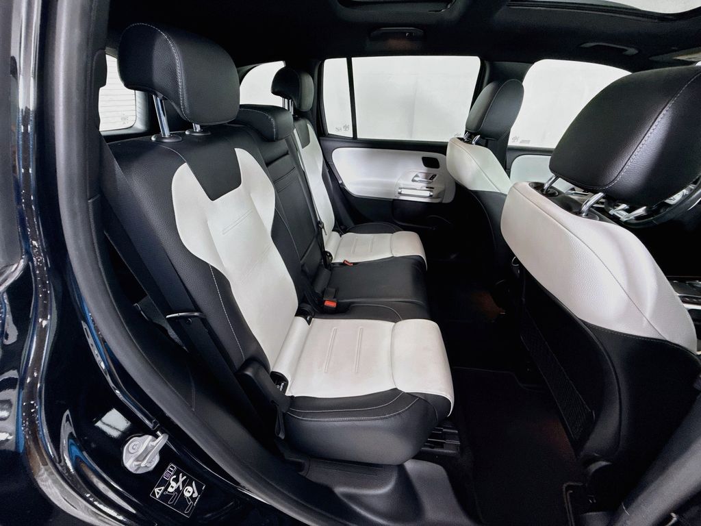 Thumbnail: 2021 Mercedes-Benz GLB - 27