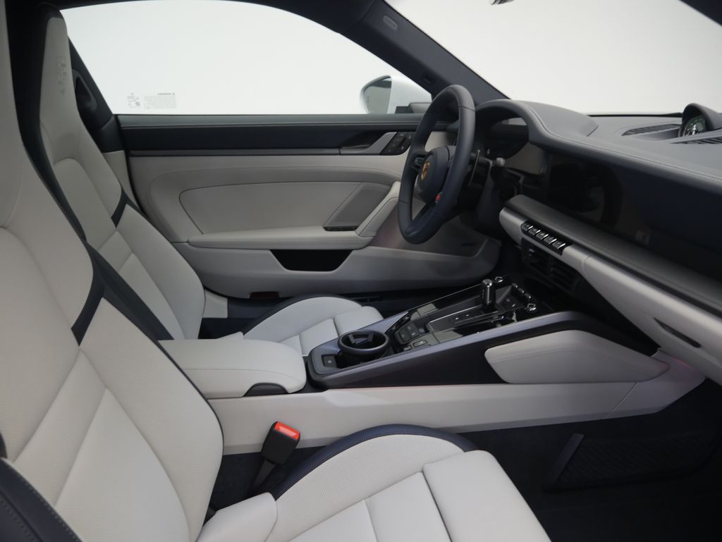 Thumbnail: 2026 Porsche 911 - 20