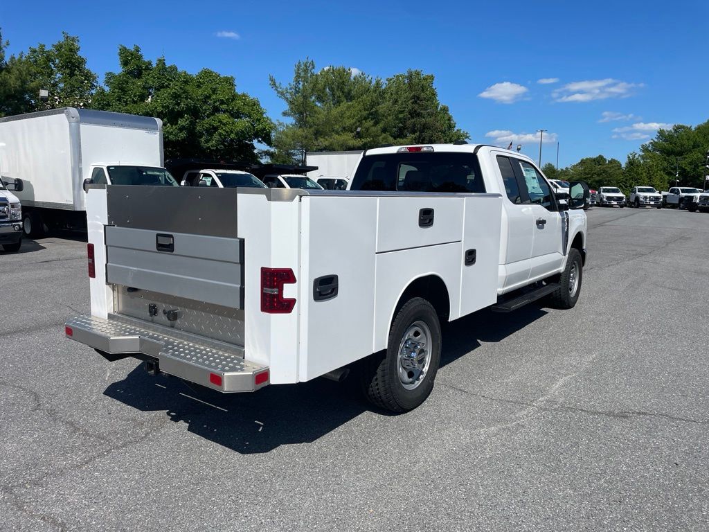 2026 Ford F-350 Chassis XL