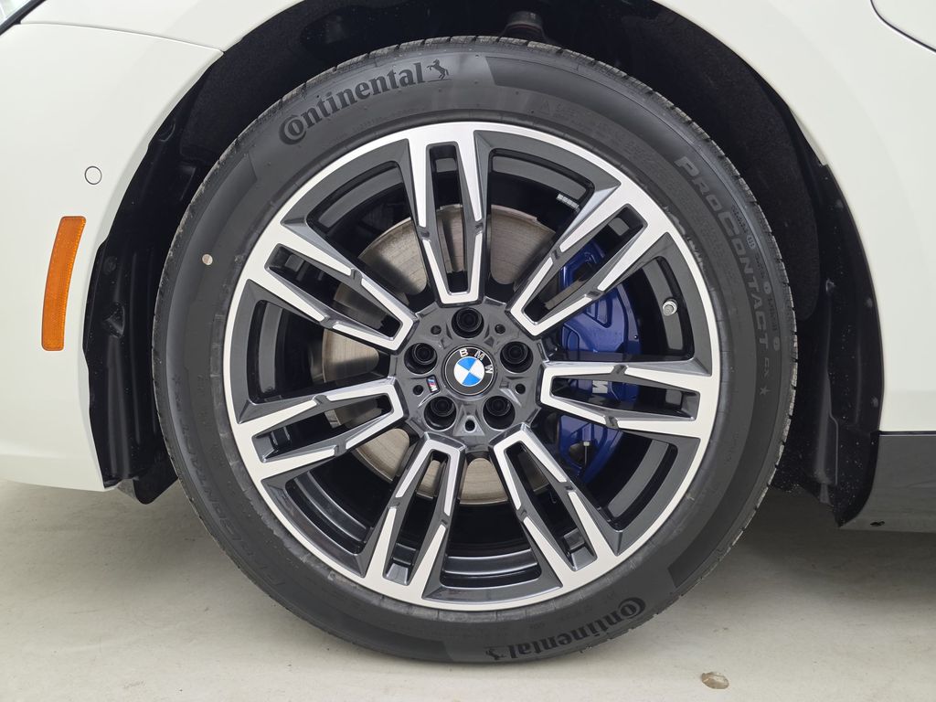 2026 Bmw 550e 550e xDrive photo 10