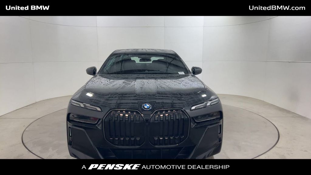 2025 BMW i7 xDrive60 3