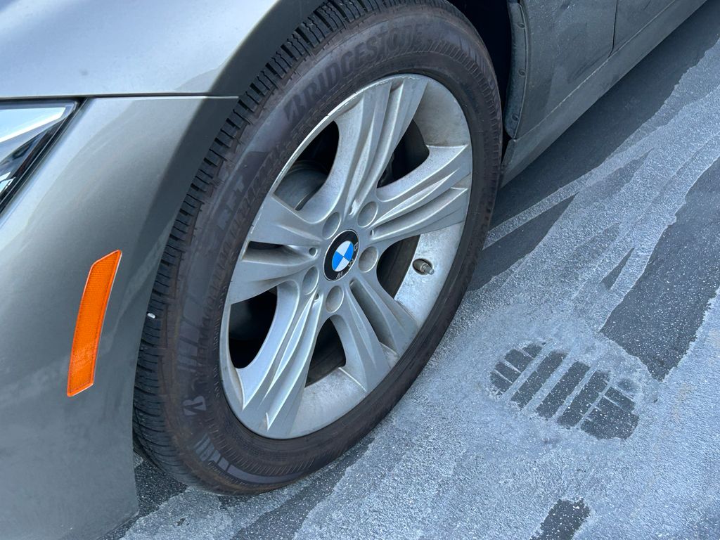 Thumbnail: 2016 BMW 3 Series - 3