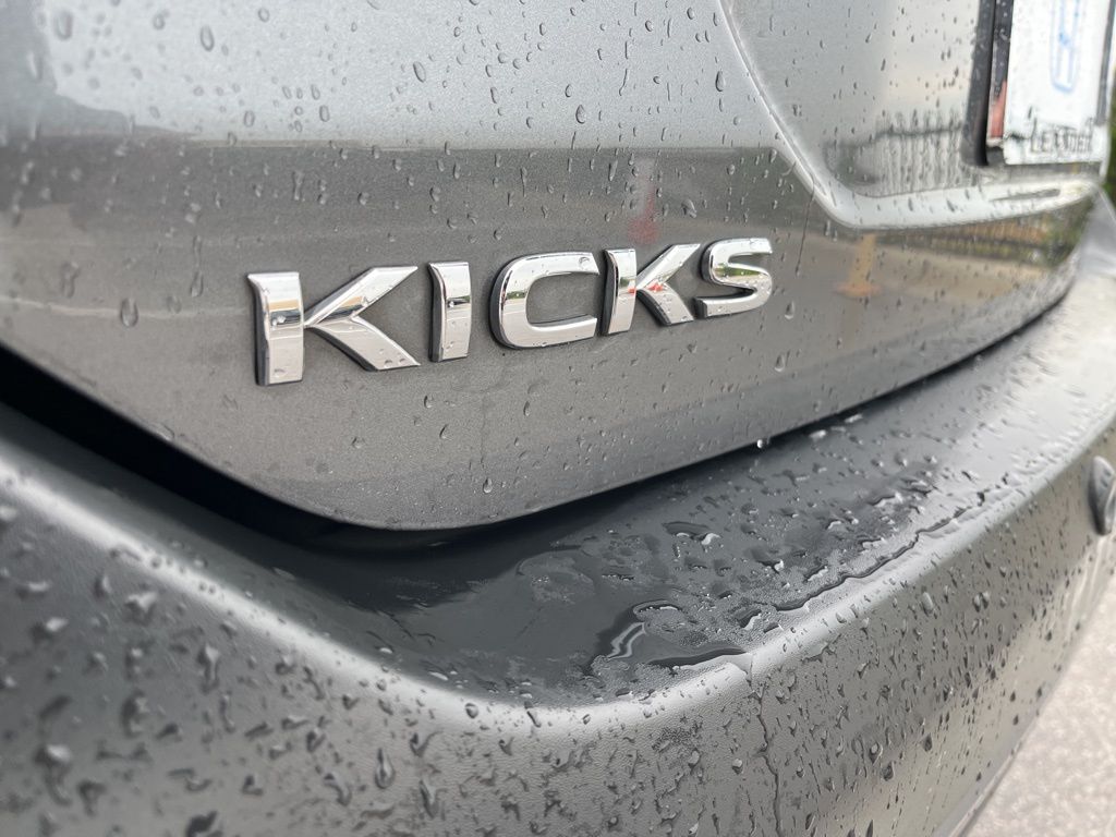 Thumbnail: 2020 Nissan Kicks - 8