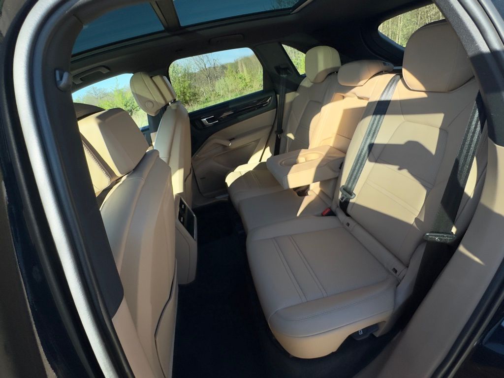 2023 Cayenne picture #28