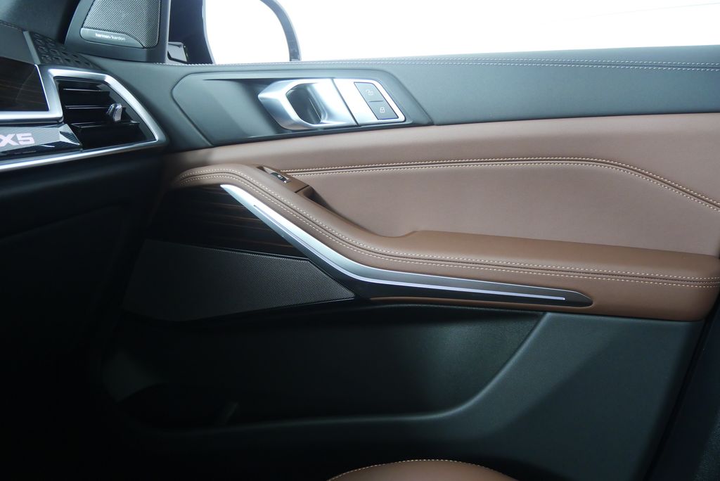 Thumbnail: 2026 BMW X5 - 27