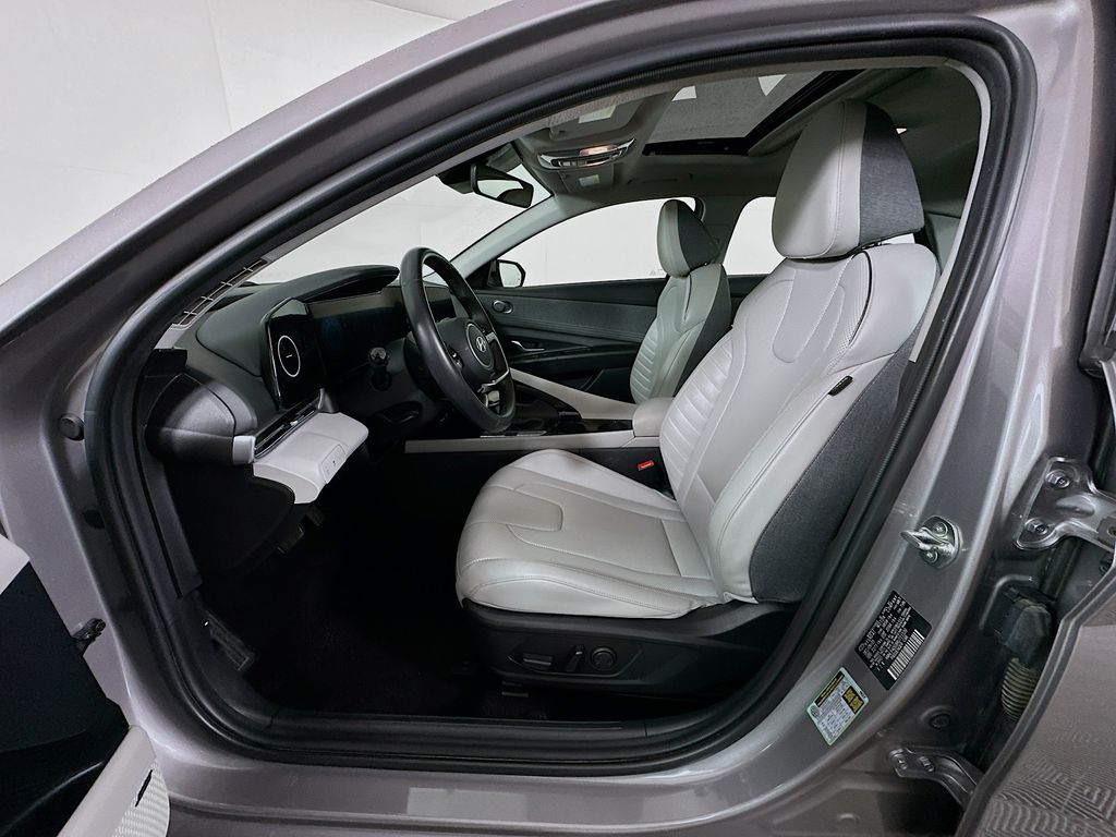 Thumbnail: 2024 Hyundai Elantra - 22