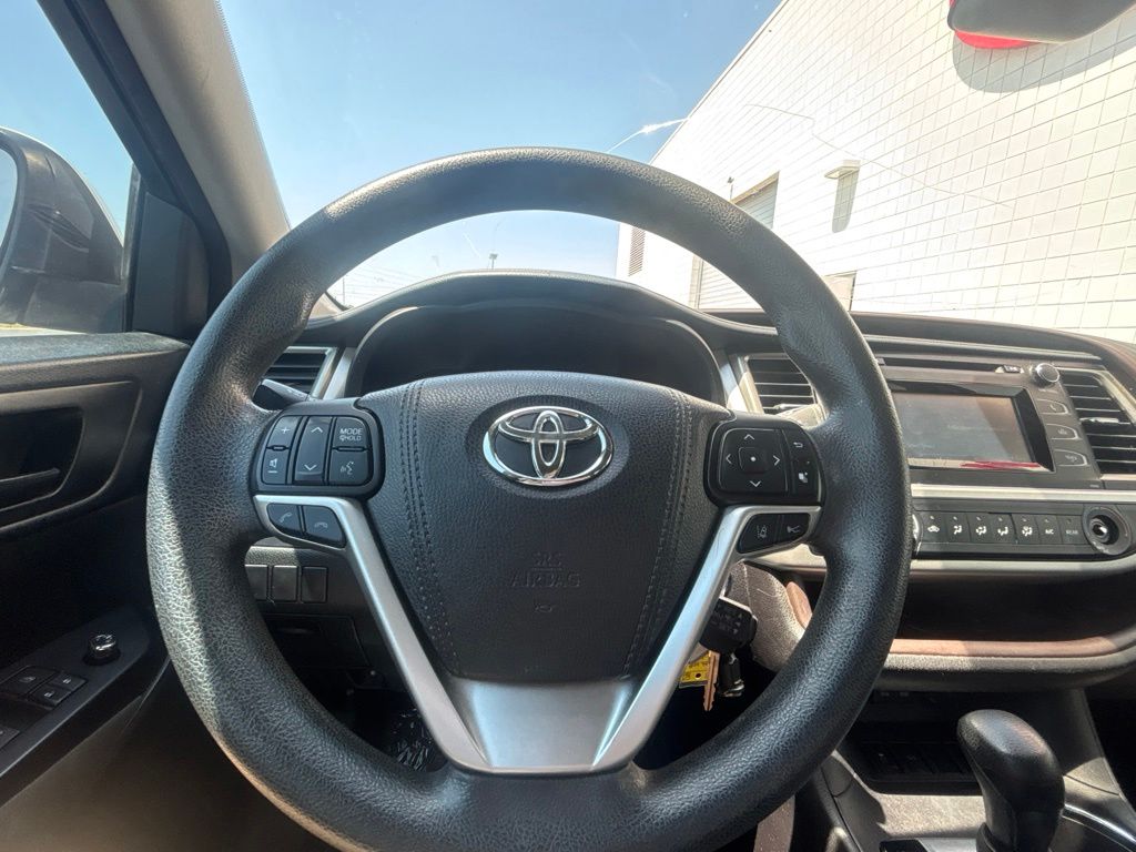Used 2017 Toyota Highlander SUV