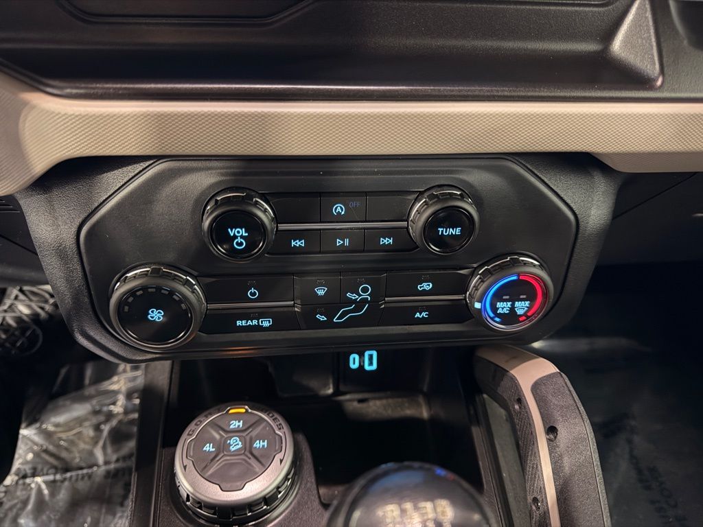 Thumbnail: 2022 Ford Bronco - 18