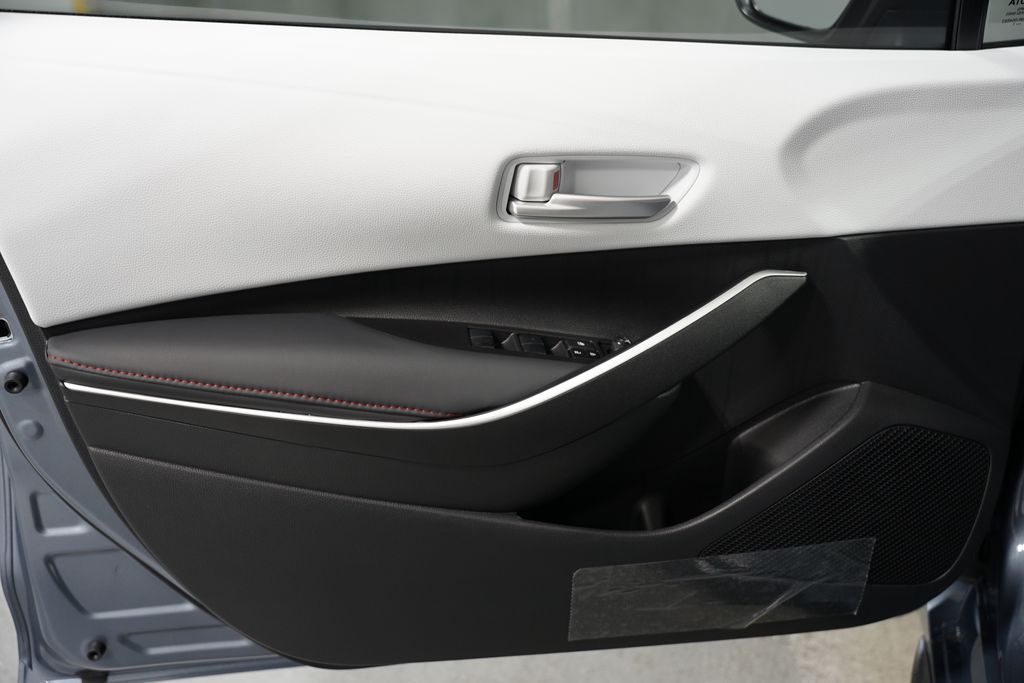 2025 Toyota Corolla SE 29