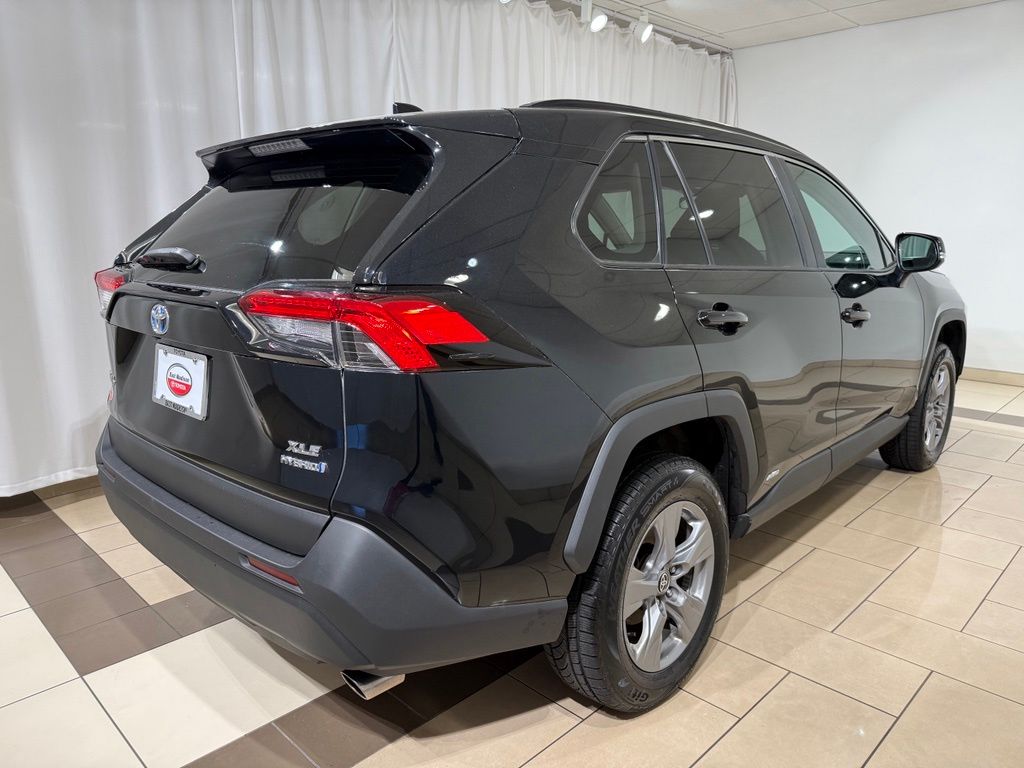 Thumbnail: 2022 Toyota RAV4 - 5